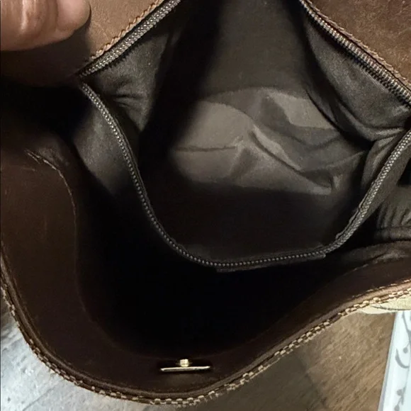 Authentic Gucci Brown GG Supreme Messenger Bag with Leather Strap - Picture 7 of 7